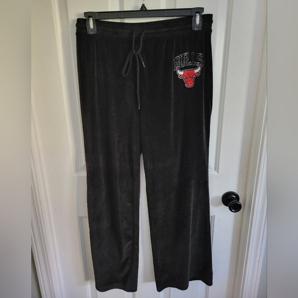 Chicago Bulls Velour Track Pants Womens XLarge Velvet Logo Straight Leg Stretch - Picture 1 of 4